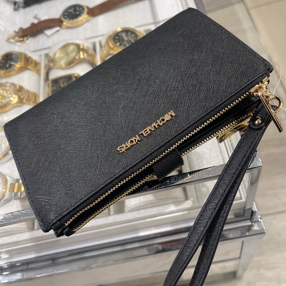 MICHAEL KORS Jet Set Lg Double Zip Leather Smartphone Wristlet Wallet
Black 
NWT